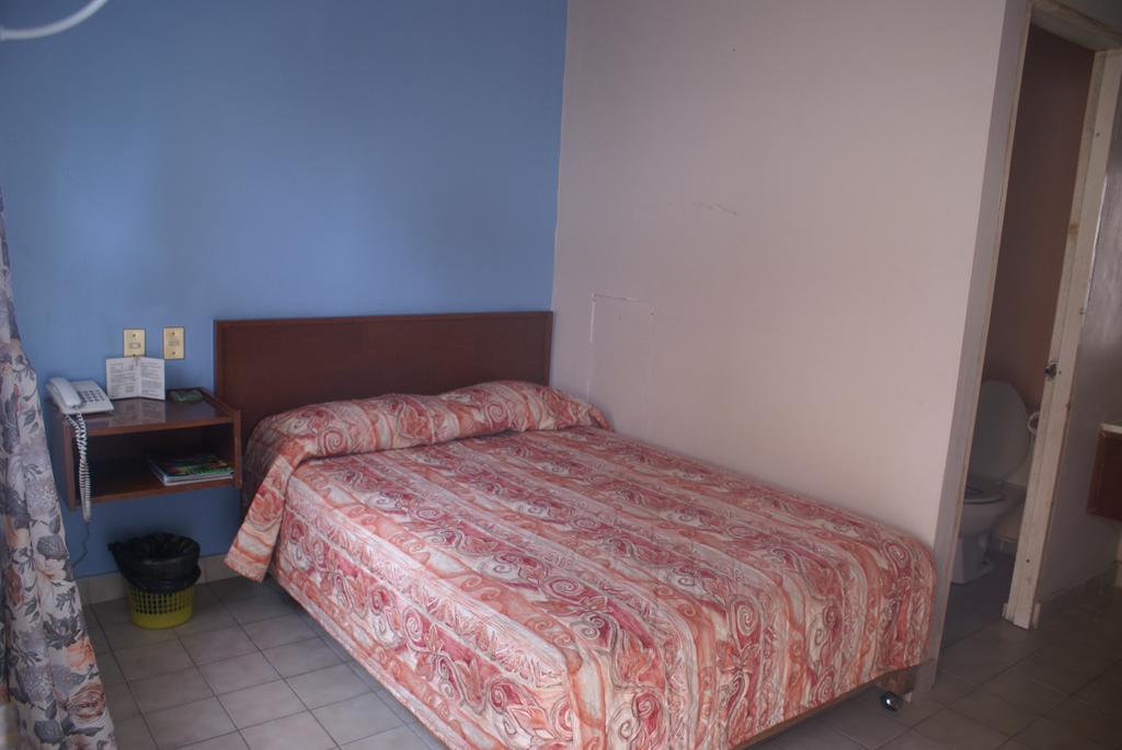 Hotel De Mexico Matamoros  Ruang foto