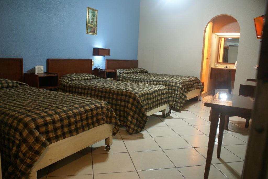 Hotel De Mexico Matamoros  Ruang foto
